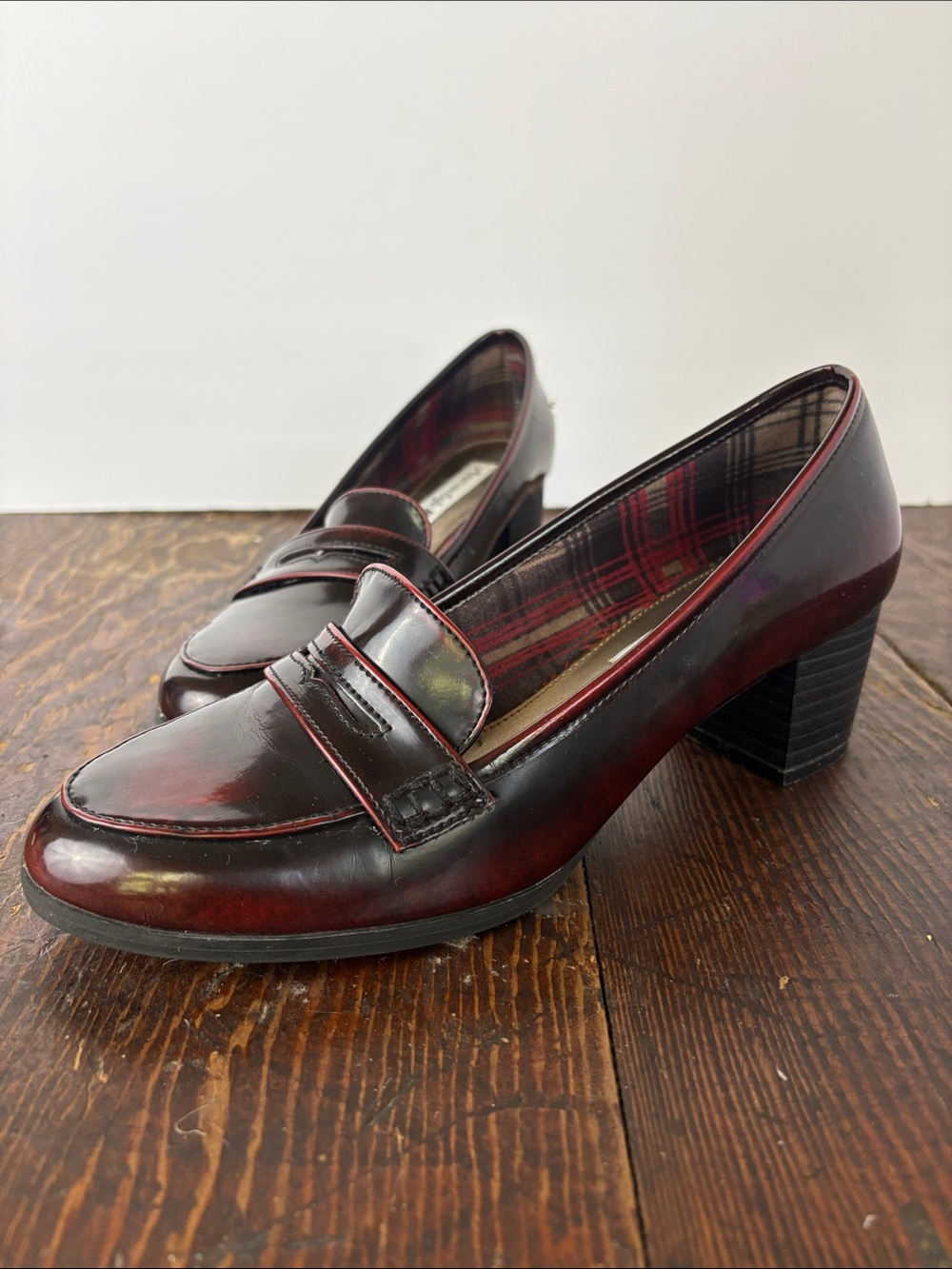 American Eagle Penny Heeled Loafers Burgundy Black Preppy Size 8